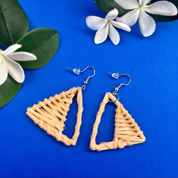 • NWOT! Handmade Wicker Earrings • - Picture 2 of 8